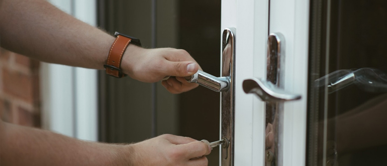 24 hour key locksmith Marina